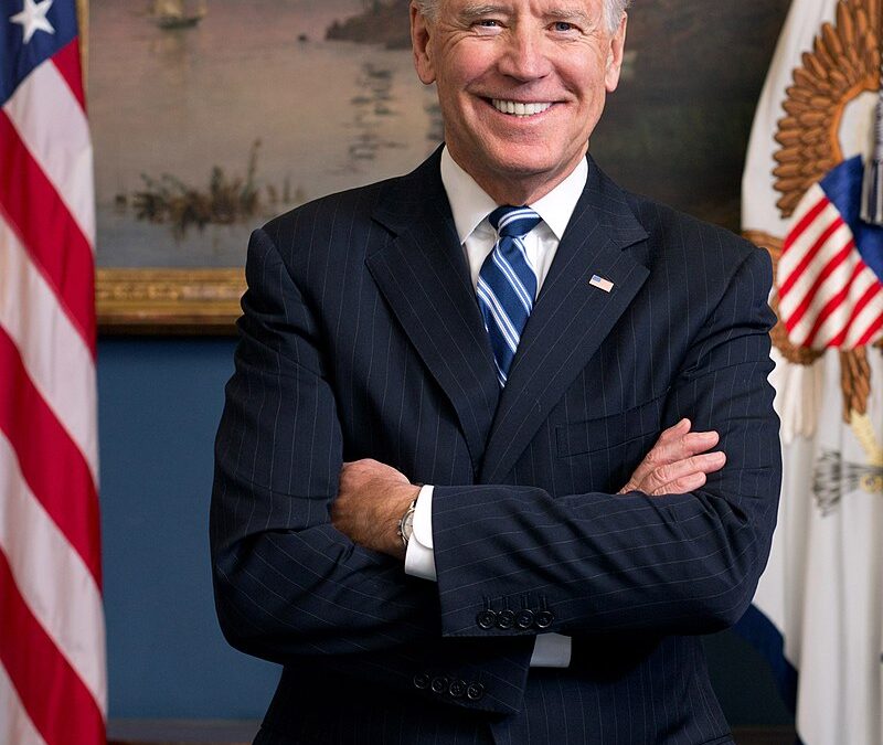 800px-Joe_Biden_official_portrait_2013